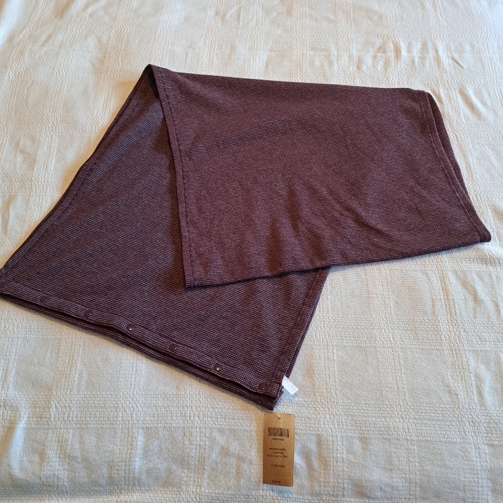 Duluth Trading Co women's burgundy & white microwaffle convertible scarf New